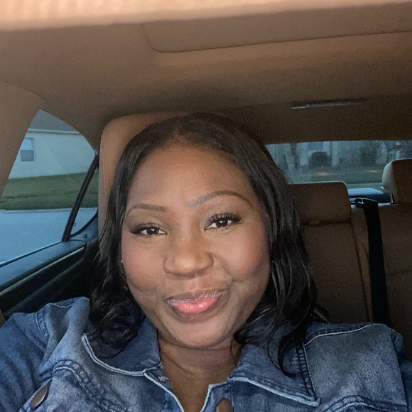 Meet your Posher, Jenny - Picture 6 of 6